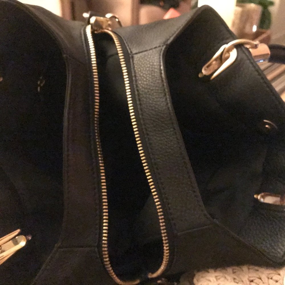 Vince Camuto - Picture 5 of 5